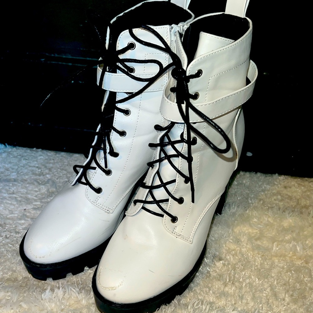 Yoki White Heeled Boots